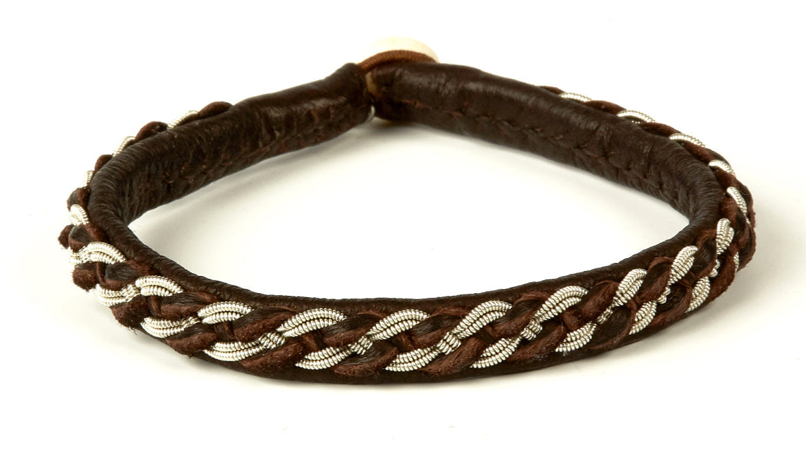 Akka Brown - Herreudgave