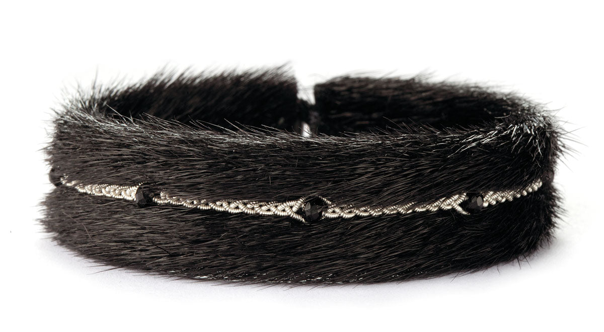 Kajsa Sorte Pels Krystalperler